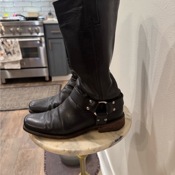 Frye Harness black leather boots
Size 7 - Picture 3 of 8